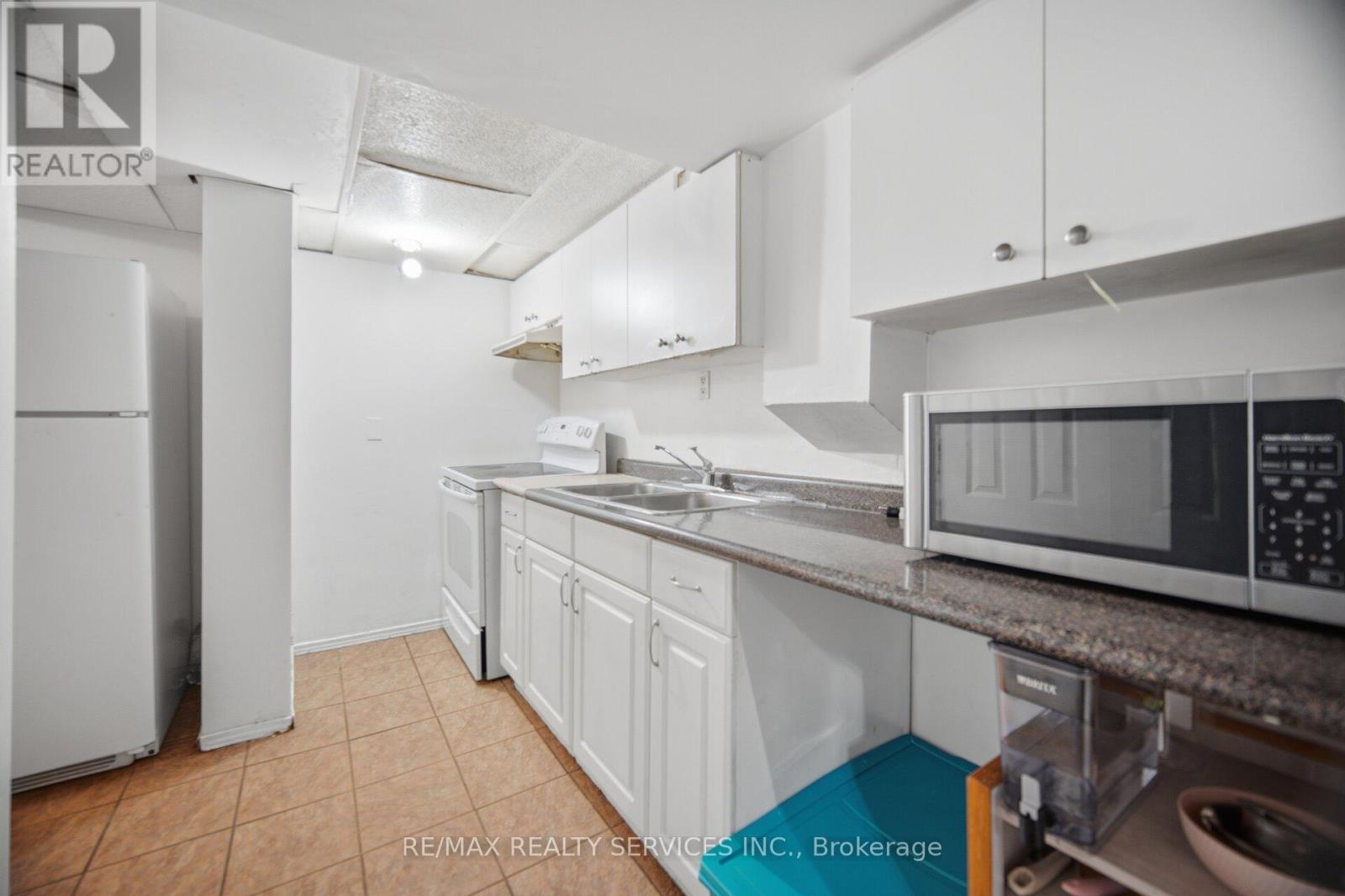 7493 Netherwood Road, Mississauga, Ontario  L4T 2N7 - Photo 36 - W13670358
