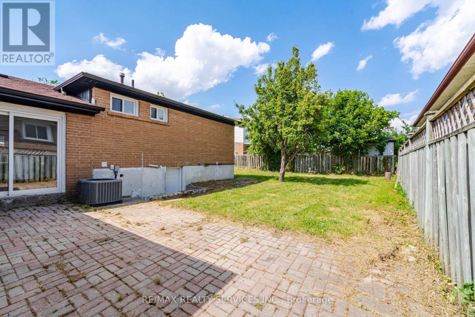 7493 Netherwood Road, Mississauga, Ontario  L4T 2N7 - Photo 44 - W13670358
