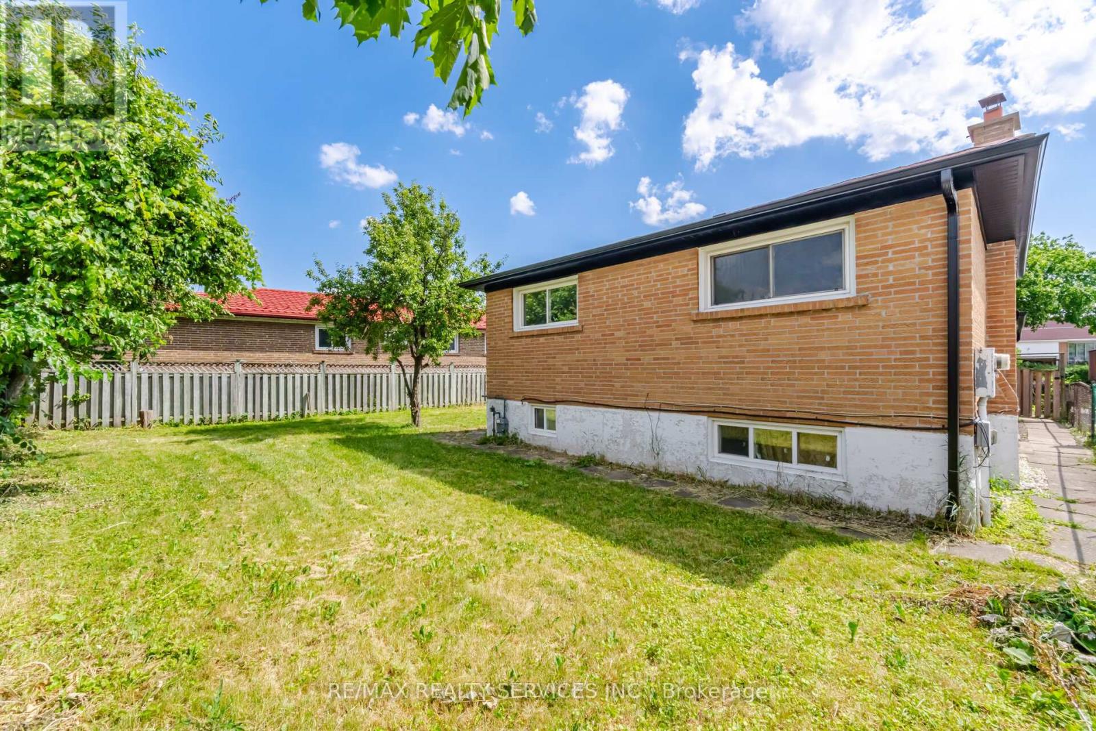 7493 Netherwood Road, Mississauga, Ontario  L4T 2N7 - Photo 48 - W13670358