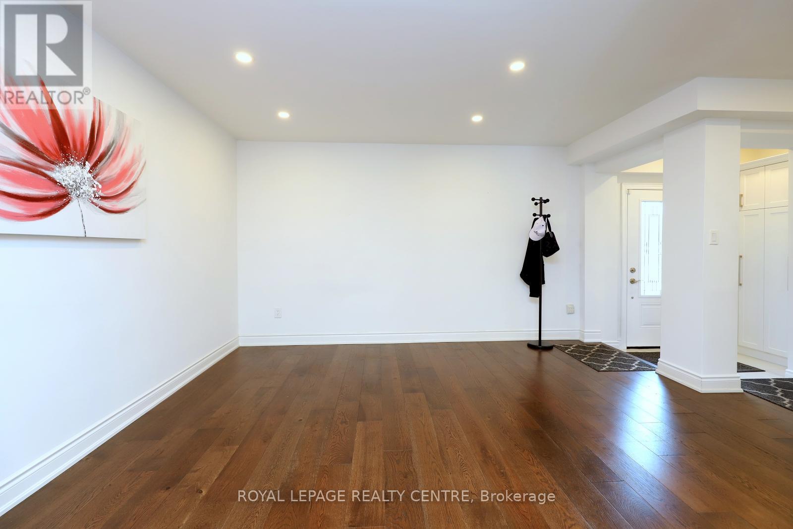 598 Pilcom Court, Mississauga, Ontario  L5B 4A3 - Photo 6 - W13670378