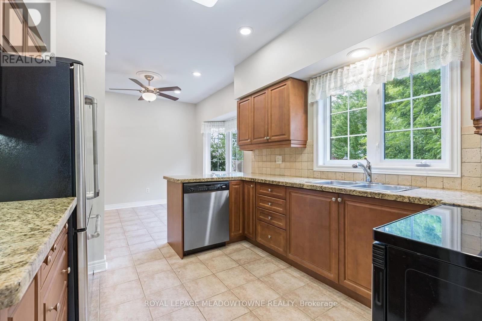 10 Orchard Park Gate, Brampton, Ontario  L6R 1W5 - Photo 18 - W13670388