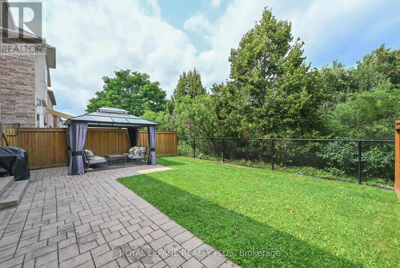 3083 Ferguson Drive, Burlington, Ontario  L7M 0G6 - Photo 2 - W13670444