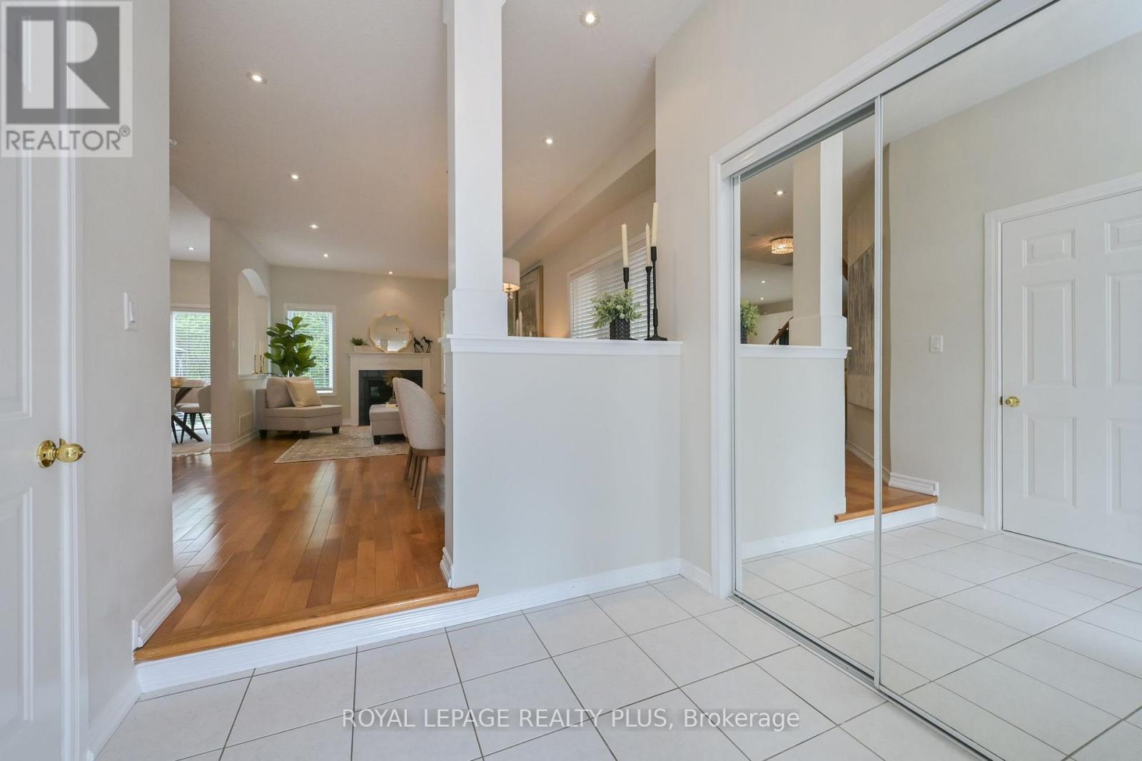 3083 Ferguson Drive, Burlington, Ontario  L7M 0G6 - Photo 7 - W13670444
