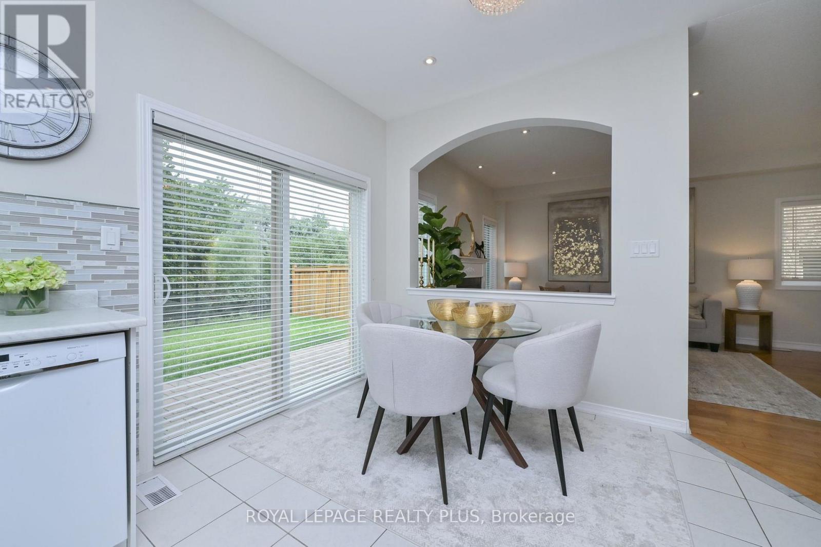 3083 Ferguson Drive, Burlington, Ontario  L7M 0G6 - Photo 9 - W13670444