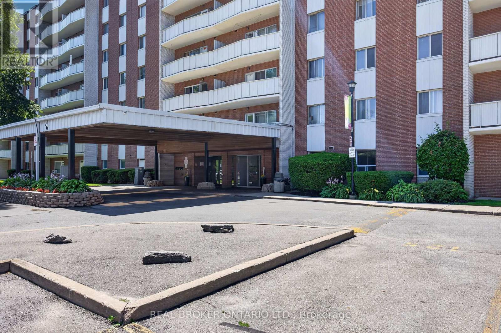 308 - 1660 Bloor Street, Mississauga, Ontario  L4X 1R9 - Photo 2 - W13670448