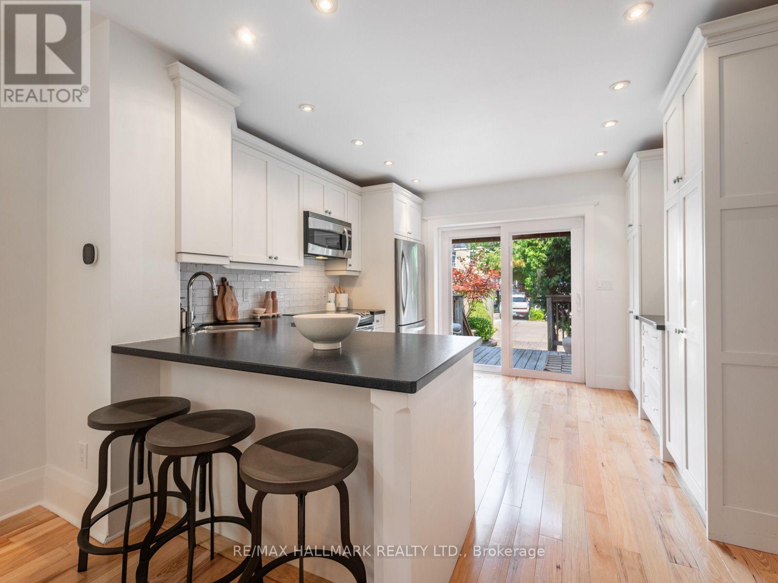 14 Fielding Avenue, Toronto, Ontario M4J 1R5 - Photo 10 - E13667974