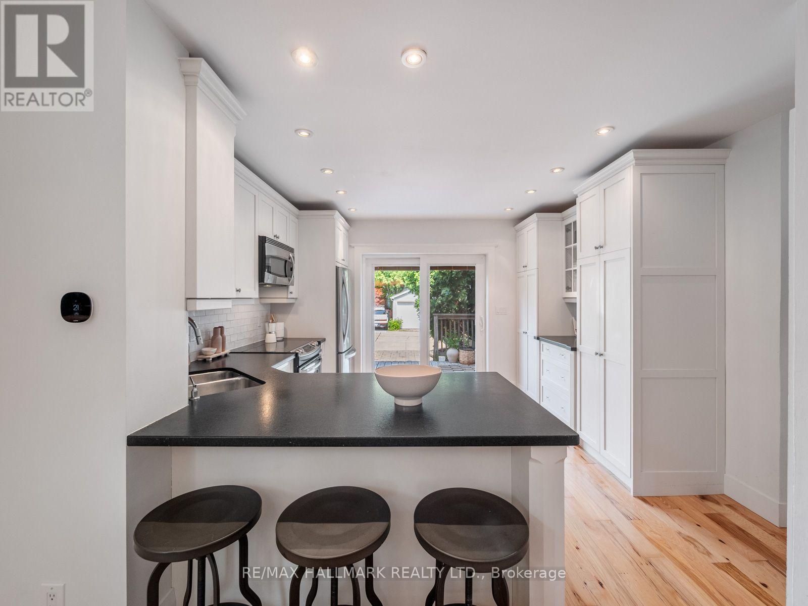 14 Fielding Avenue, Toronto, Ontario M4J 1R5 - Photo 11 - E13667974