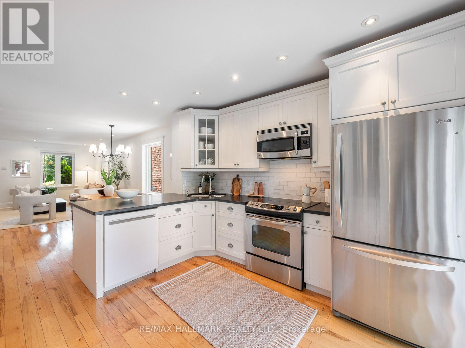 14 Fielding Avenue, Toronto, Ontario M4J 1R5 - Photo 15 - E13667974