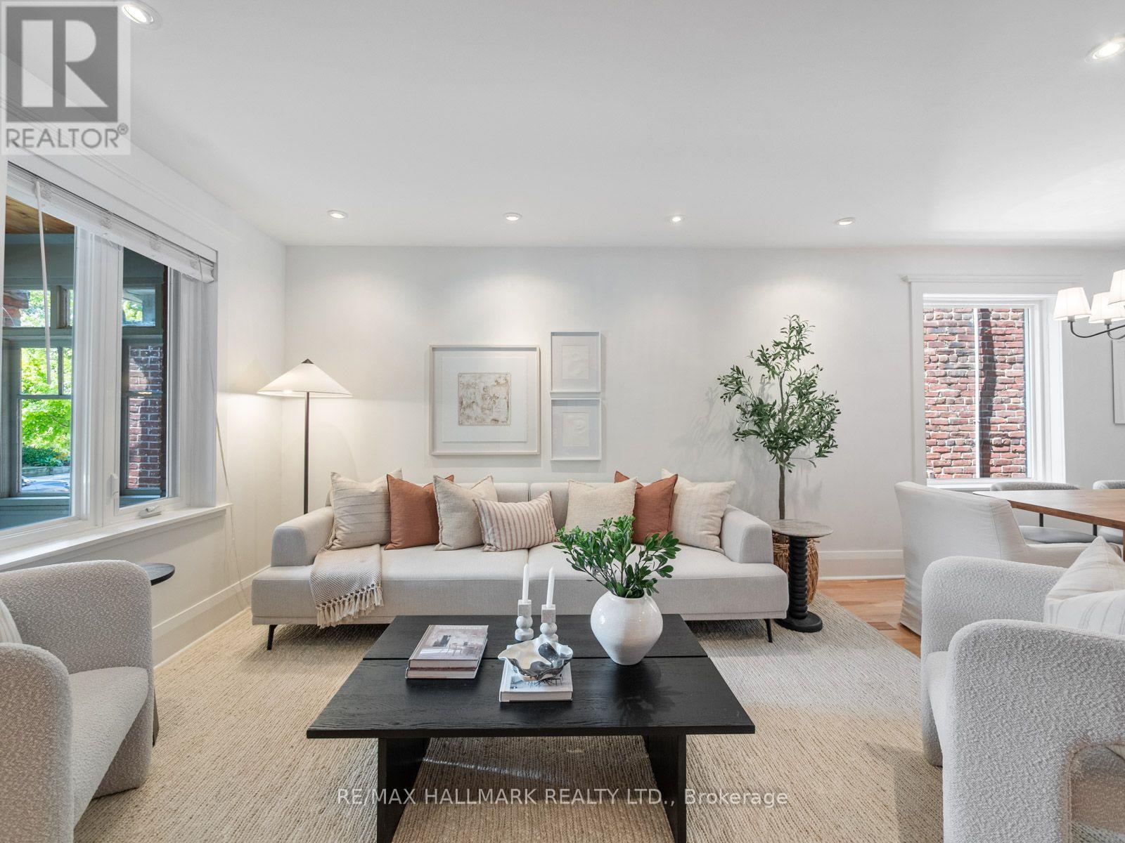 14 Fielding Avenue, Toronto, Ontario M4J 1R5 - Photo 4 - E13667974