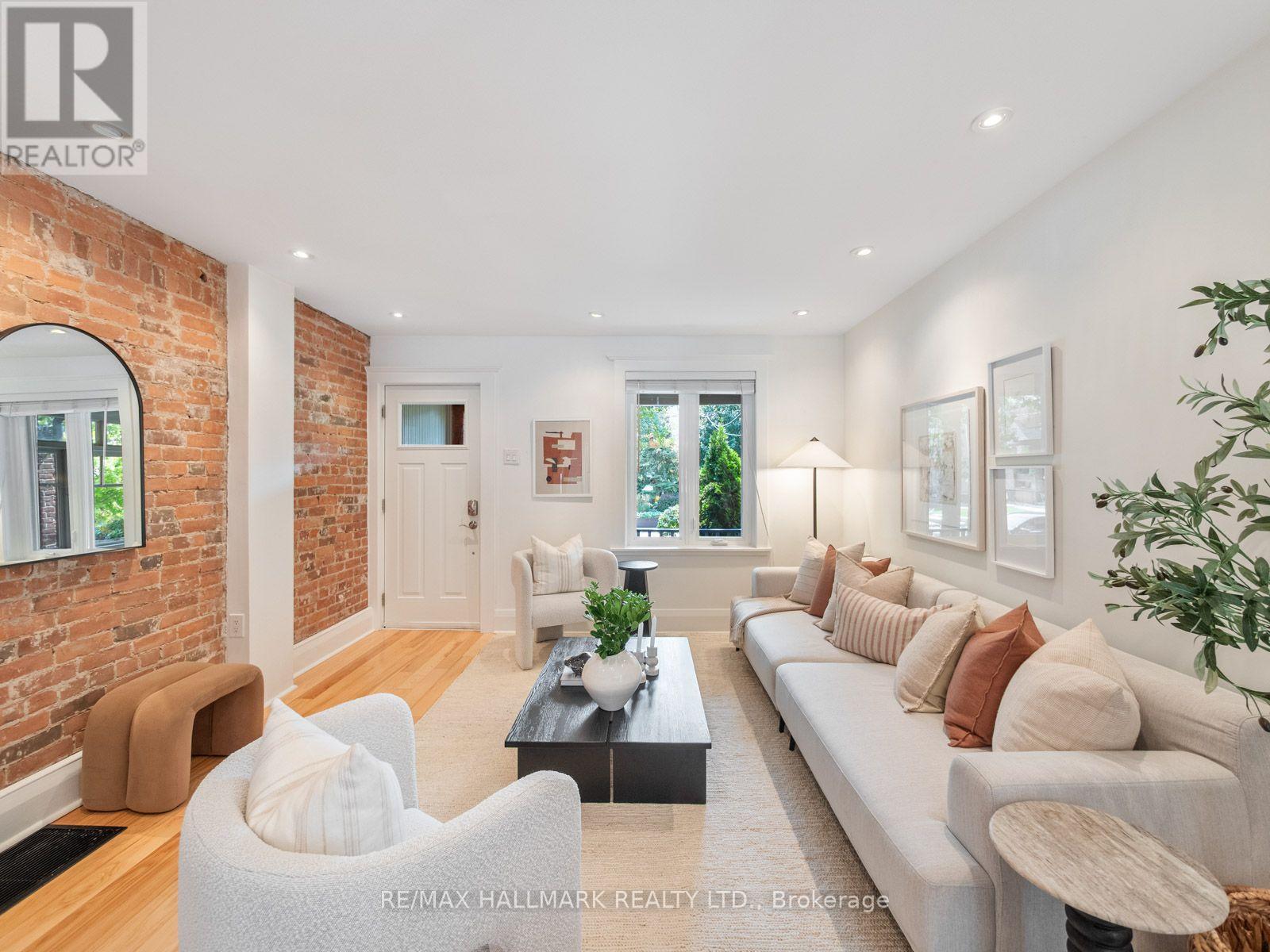 14 Fielding Avenue, Toronto, Ontario M4J 1R5 - Photo 6 - E13667974