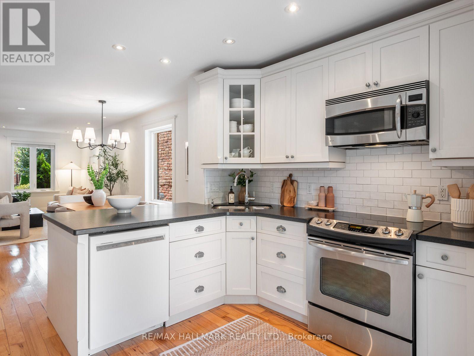 14 Fielding Avenue, Toronto, Ontario M4J 1R5 - Photo 16 - E13667974