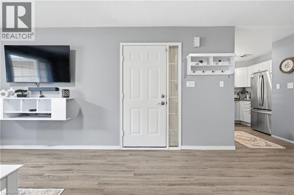31 Galileo Boulevard, Brantford, Ontario  N3R 7Y3 - Photo 2 - 40855321