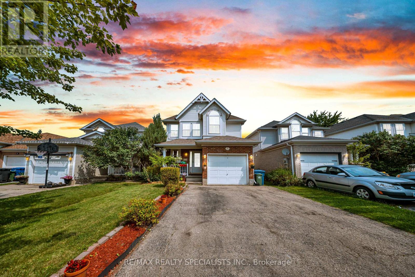 17 BUCKTHORN CRESCENT W, Guelph, Ontario