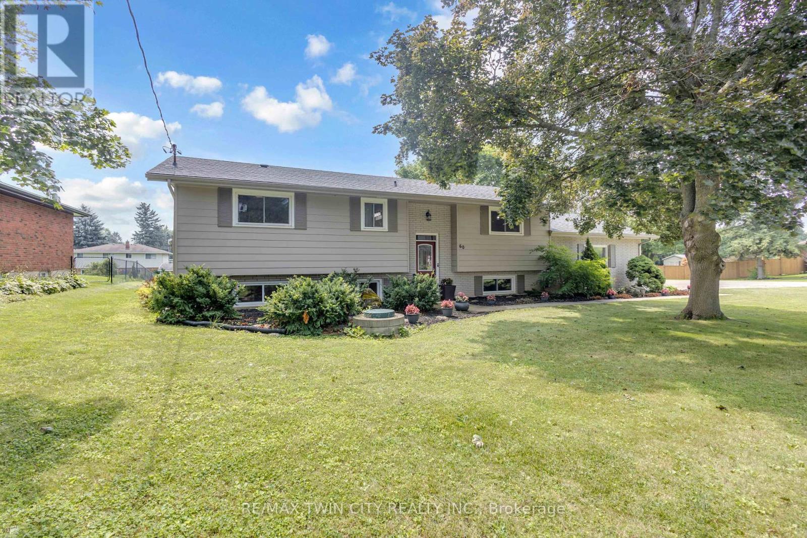 60 BROWN AVENUE, Brant, Ontario