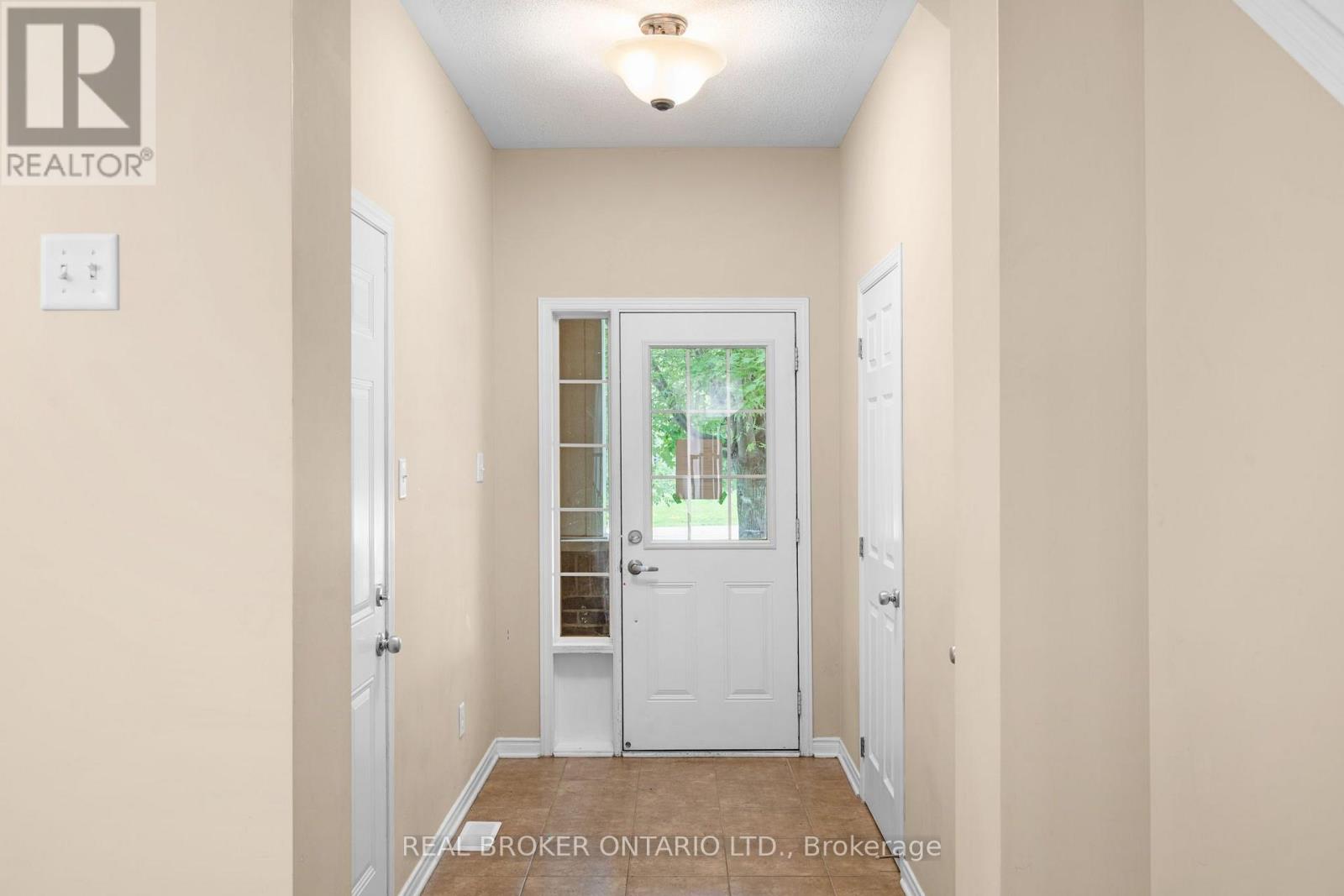 306 Aldworth Private, Ottawa, Ontario  K2S 0M8 - Photo 2 - X13658358