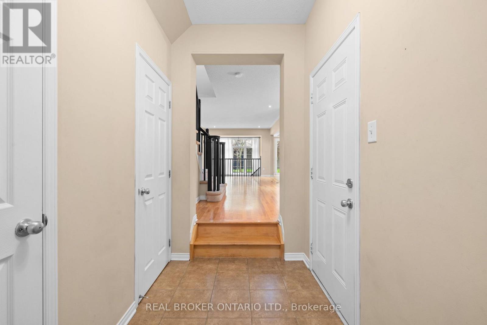 306 Aldworth Private, Ottawa, Ontario  K2S 0M8 - Photo 3 - X13658358