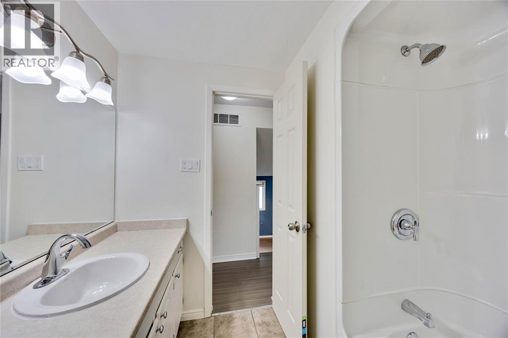 226 Trudeau Drive, Sarnia, Ontario  N7S 4K6 - Photo 17 - 26019544