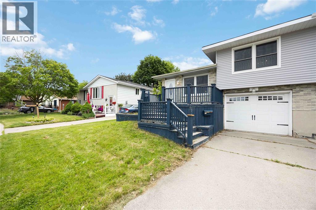226 Trudeau Drive, Sarnia, Ontario  N7S 4K6 - Photo 2 - 26019544