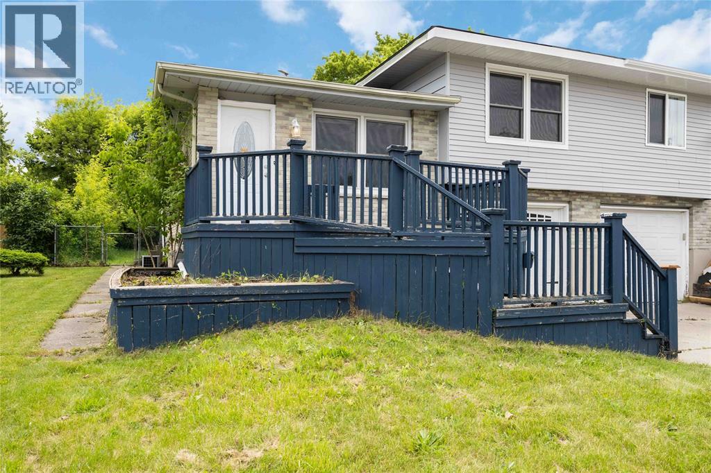 226 Trudeau Drive, Sarnia, Ontario  N7S 4K6 - Photo 3 - 26019544