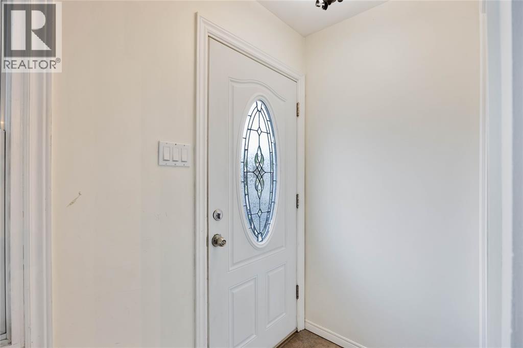 226 Trudeau Drive, Sarnia, Ontario  N7S 4K6 - Photo 4 - 26019544