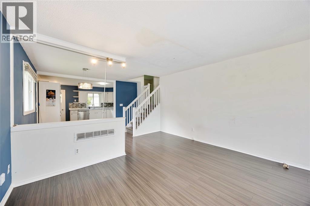 226 Trudeau Drive, Sarnia, Ontario  N7S 4K6 - Photo 6 - 26019544
