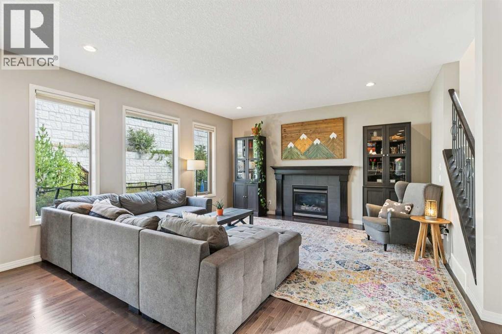 7520 Springbank Way SW, Calgary, Alberta  T3H 4V4 - Photo 3 - A2336697
