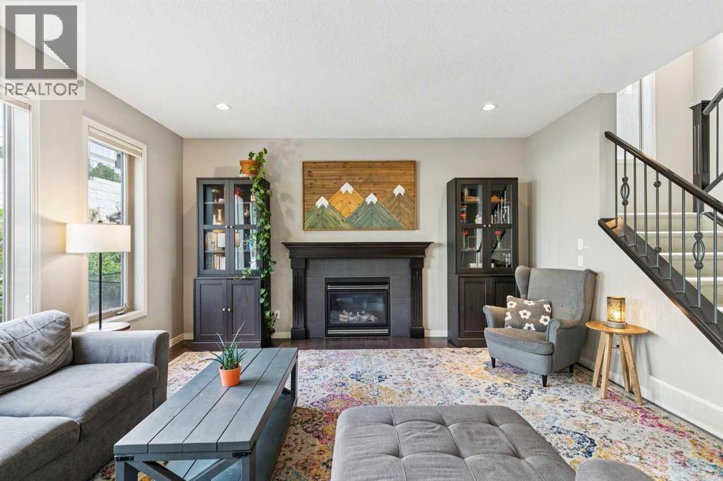 7520 Springbank Way SW, Calgary, Alberta  T3H 4V4 - Photo 4 - A2336697
