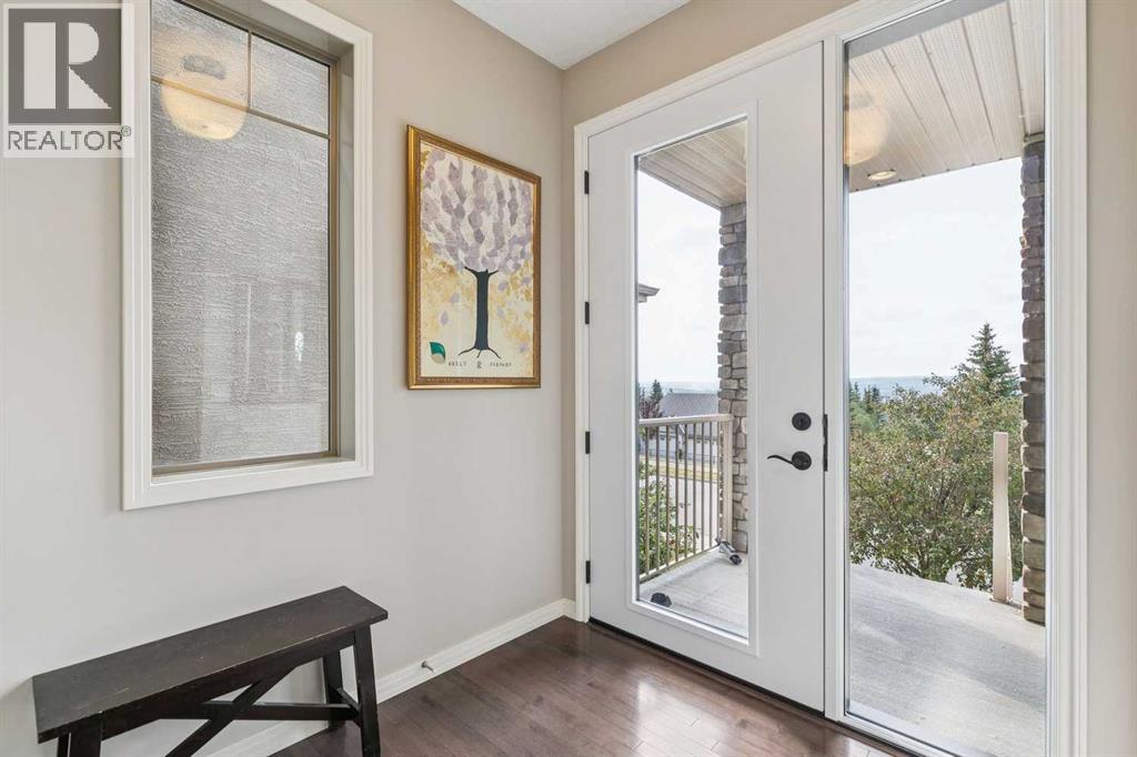 7520 Springbank Way SW, Calgary, Alberta  T3H 4V4 - Photo 2 - A2336697