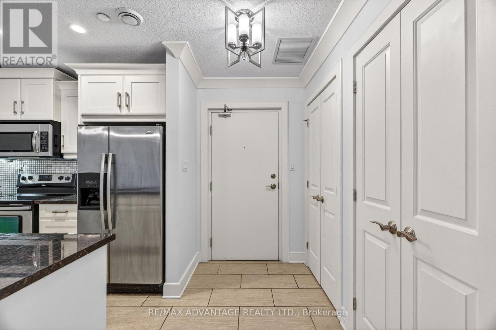 109 - 320 Sugarcreek Trail, London North, Ontario  N6H 0G3 - Photo 5 - X13670640