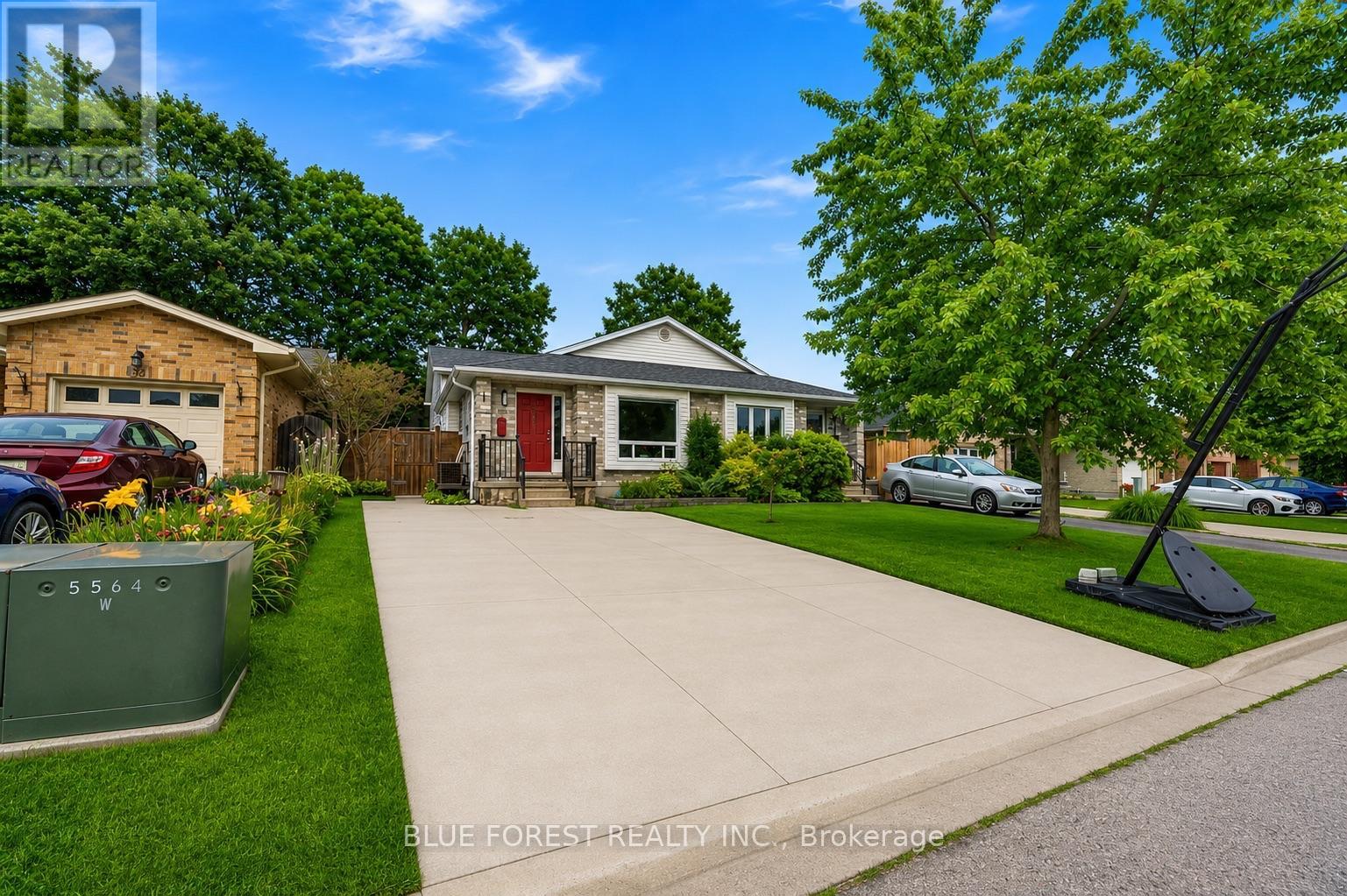 38 Folkstone Court, London East, Ontario  N5V 4Y3 - Photo 2 - X13670644