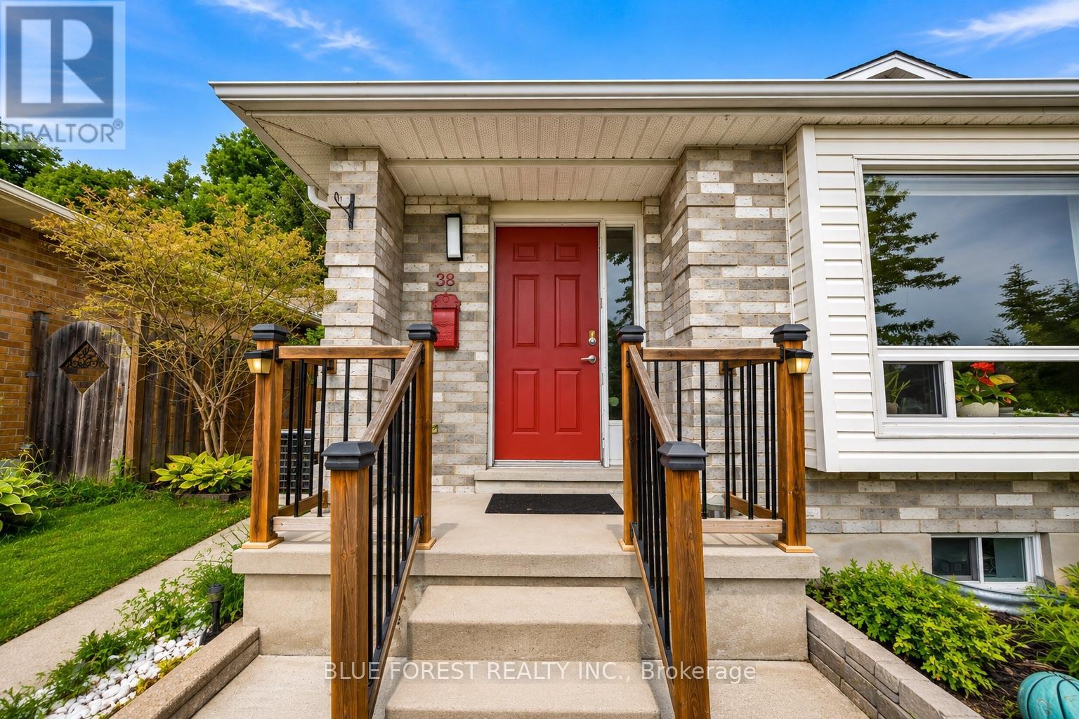 38 Folkstone Court, London East, Ontario  N5V 4Y3 - Photo 4 - X13670644