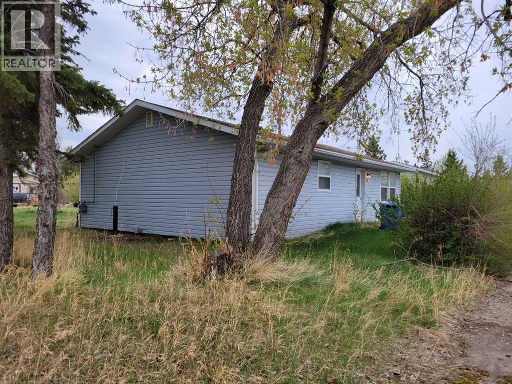 27, 320 7 Avenue NE, Three Hills, Alberta