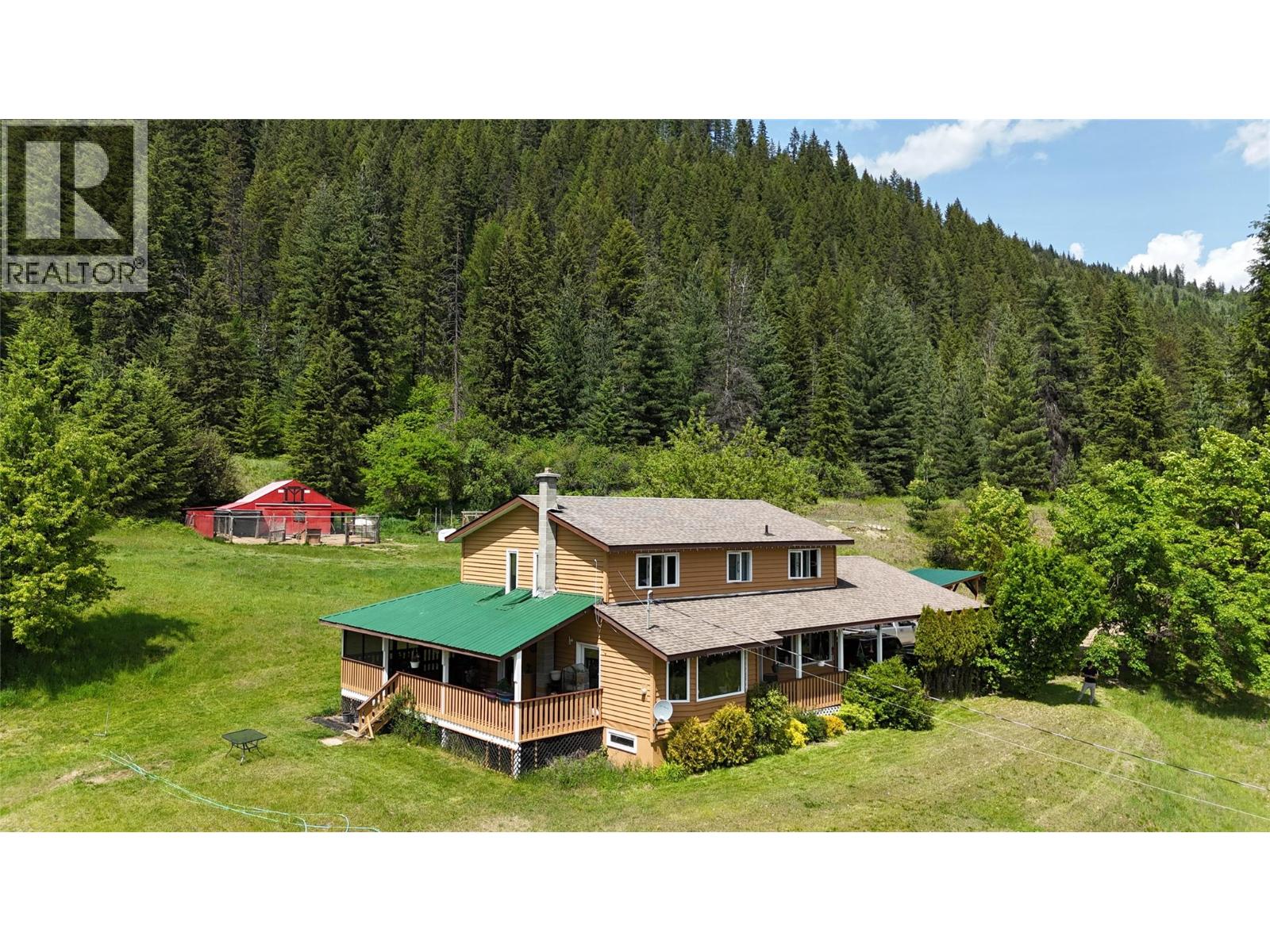 6785 Perrys Back Road, Appledale, British Columbia