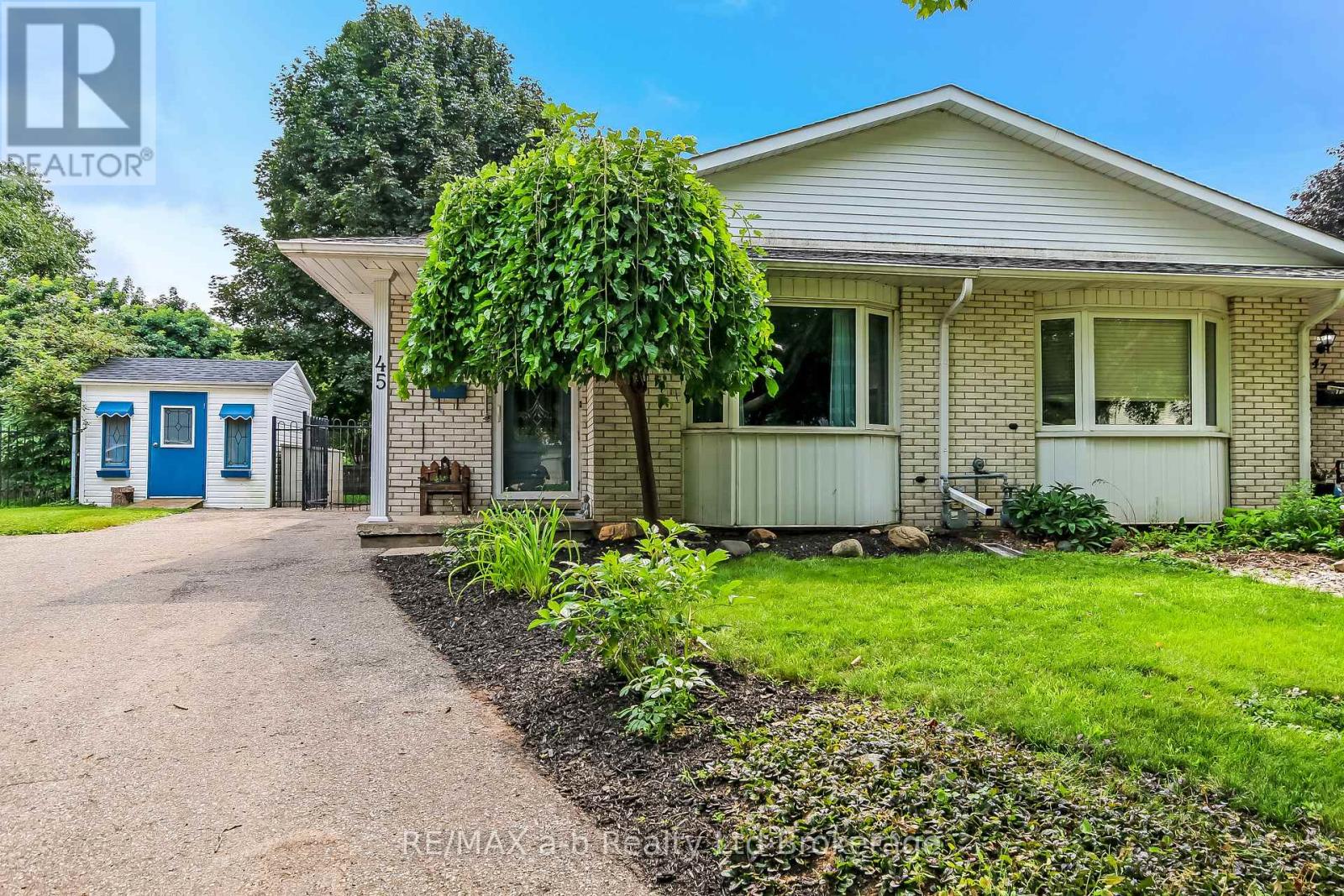 45 CARLYLE PLACE, Kitchener, Ontario