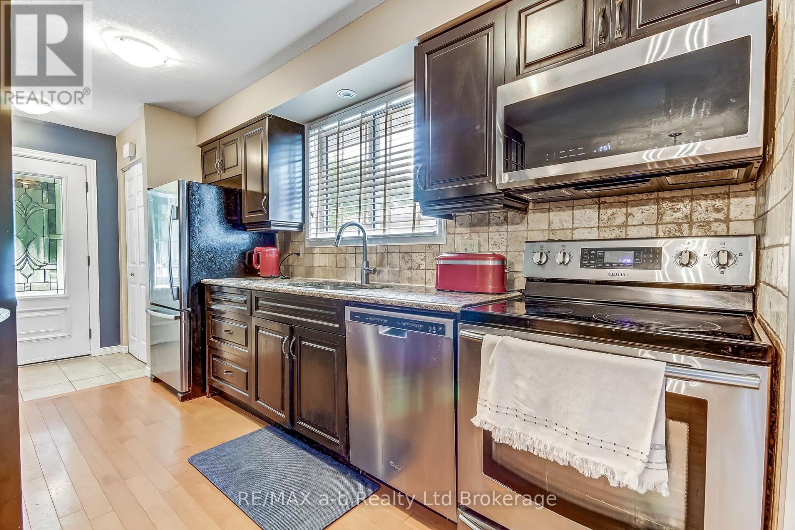 45 Carlyle Place, Kitchener, Ontario  N2P 1R6 - Photo 11 - X13670588