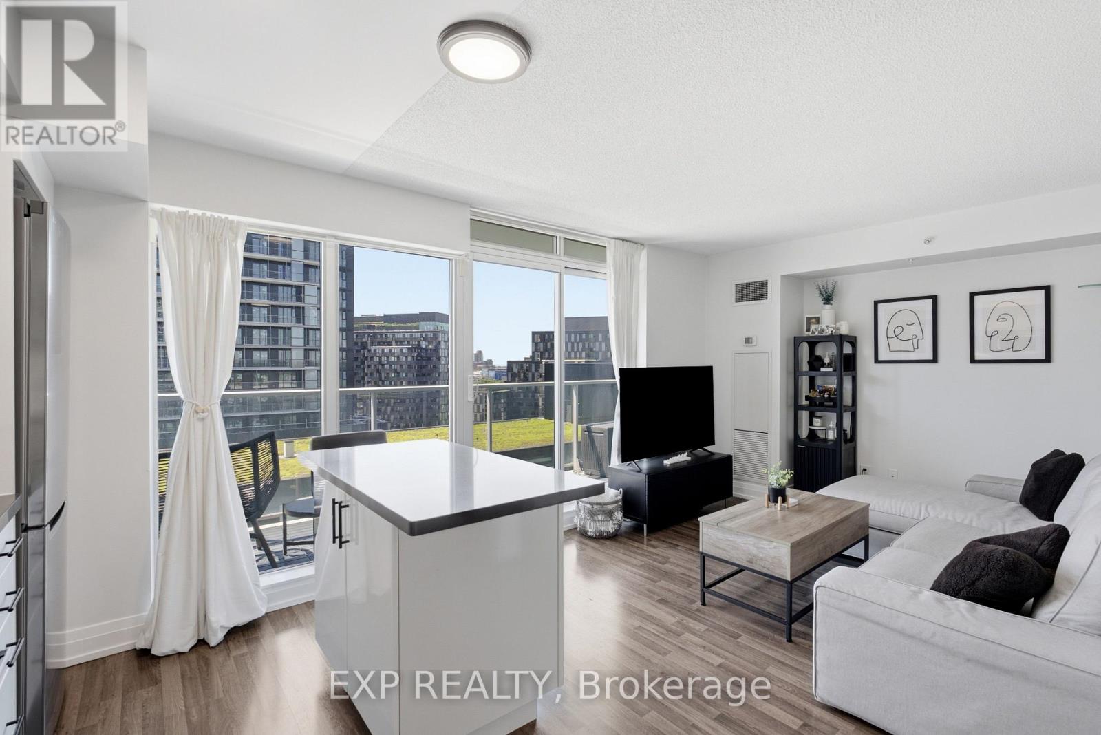 E1108 - 555 Wilson Avenue, Toronto, Ontario  M3H 5Y6 - Photo 3 - C13569782