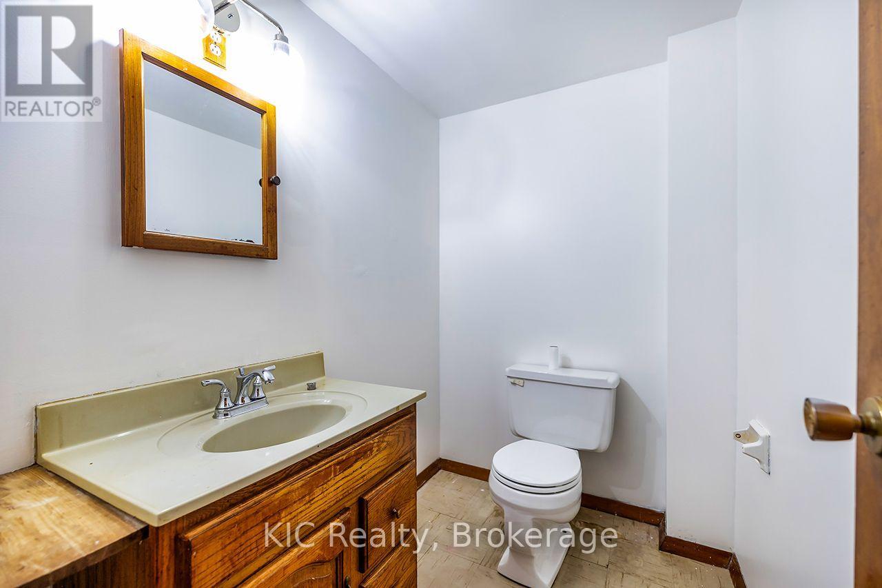 1151 Valley Court, Oshawa, Ontario  L1J 3M4 - Photo 30 - E13670242