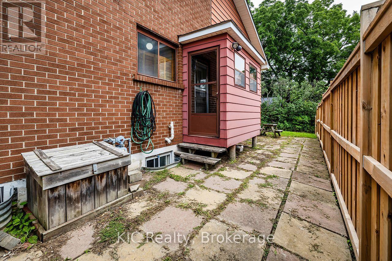 1151 Valley Court, Oshawa, Ontario  L1J 3M4 - Photo 40 - E13670242