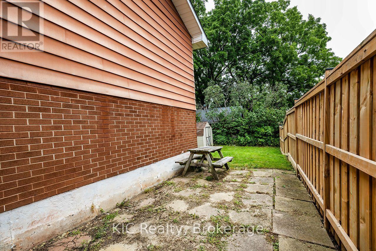1151 Valley Court, Oshawa, Ontario  L1J 3M4 - Photo 41 - E13670242