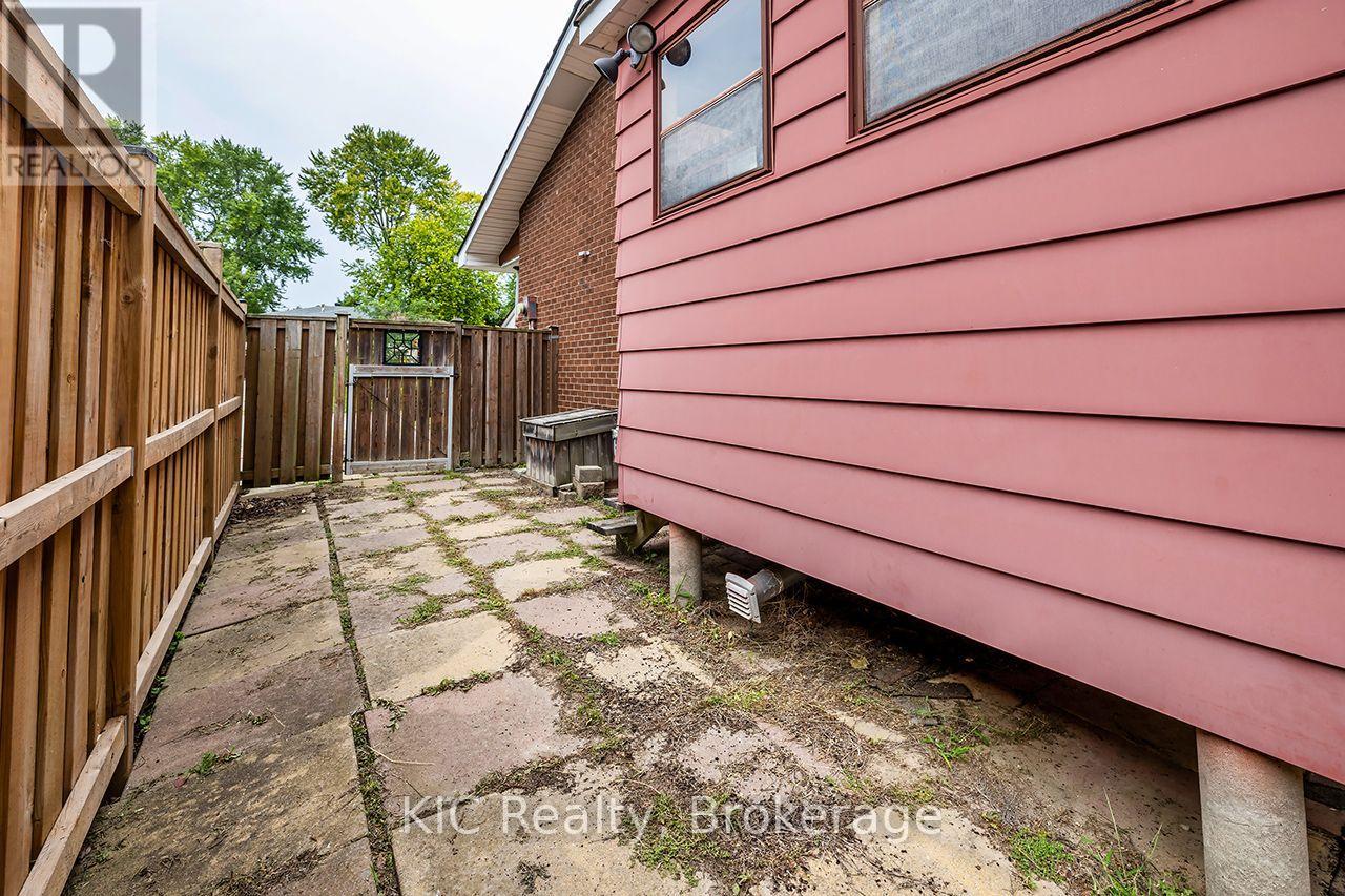 1151 Valley Court, Oshawa, Ontario  L1J 3M4 - Photo 42 - E13670242