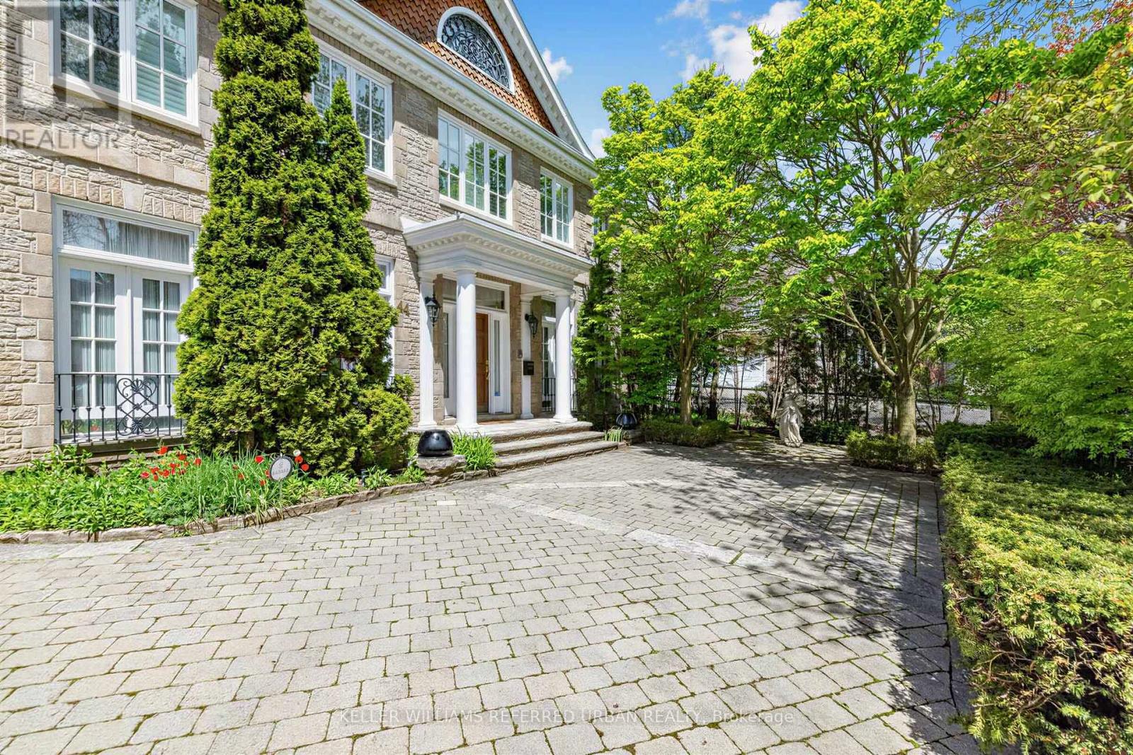 44 Cotswold Crescent, Toronto, Ontario  M2P 1N2 - Photo 4 - C13150130