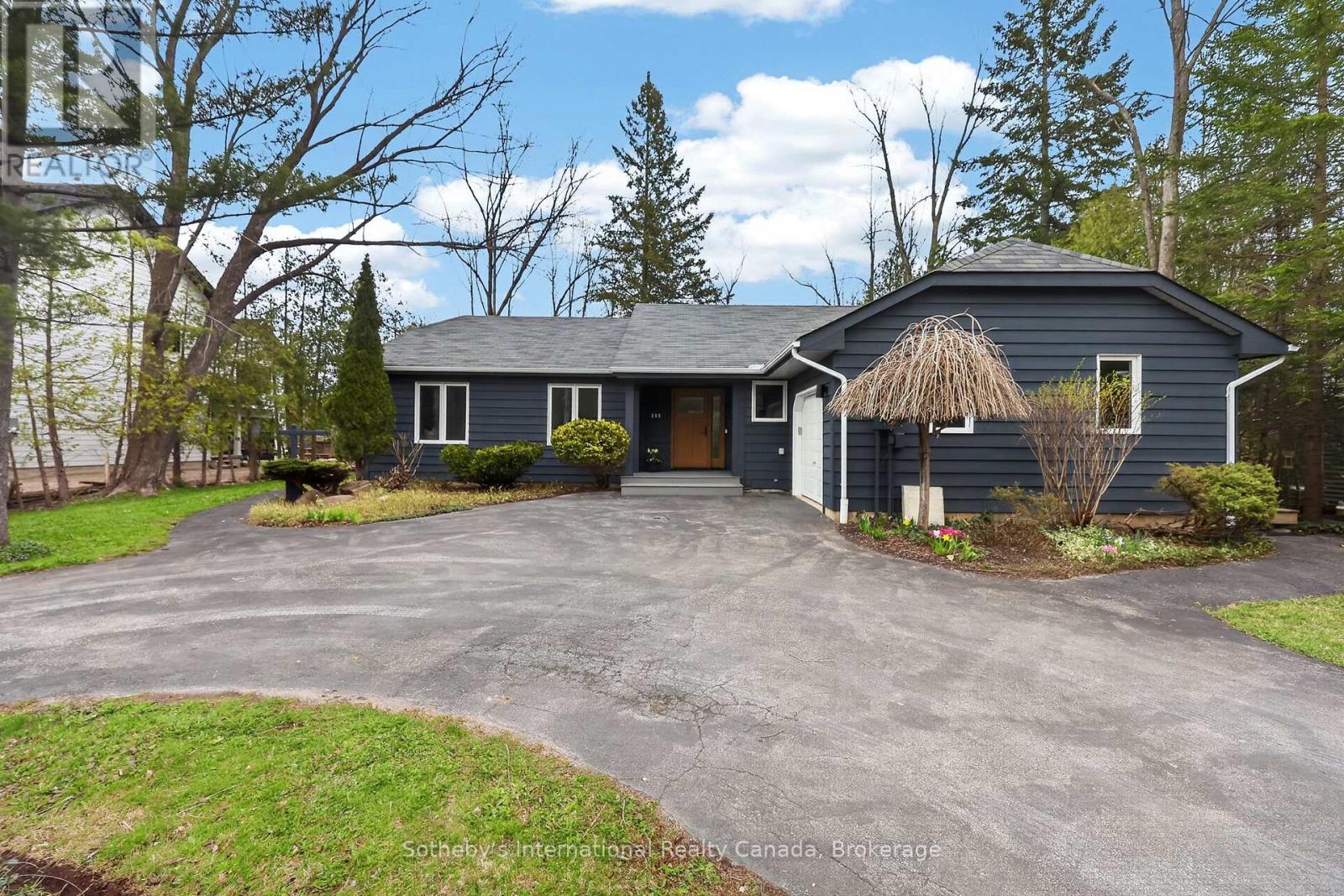111 Patricia Drive, Blue Mountains, Ontario L9Y 0P1 - Photo 1 - X13670502