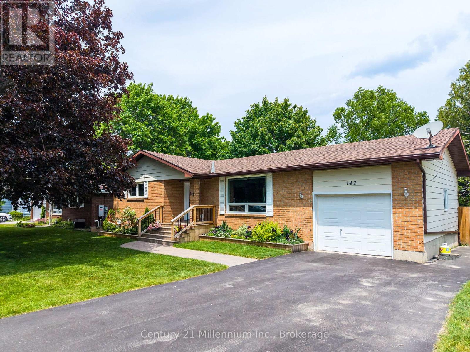 142 Arthur Street E, Blue Mountains, Ontario  N0H 2P0 - Photo 1 - X13670664