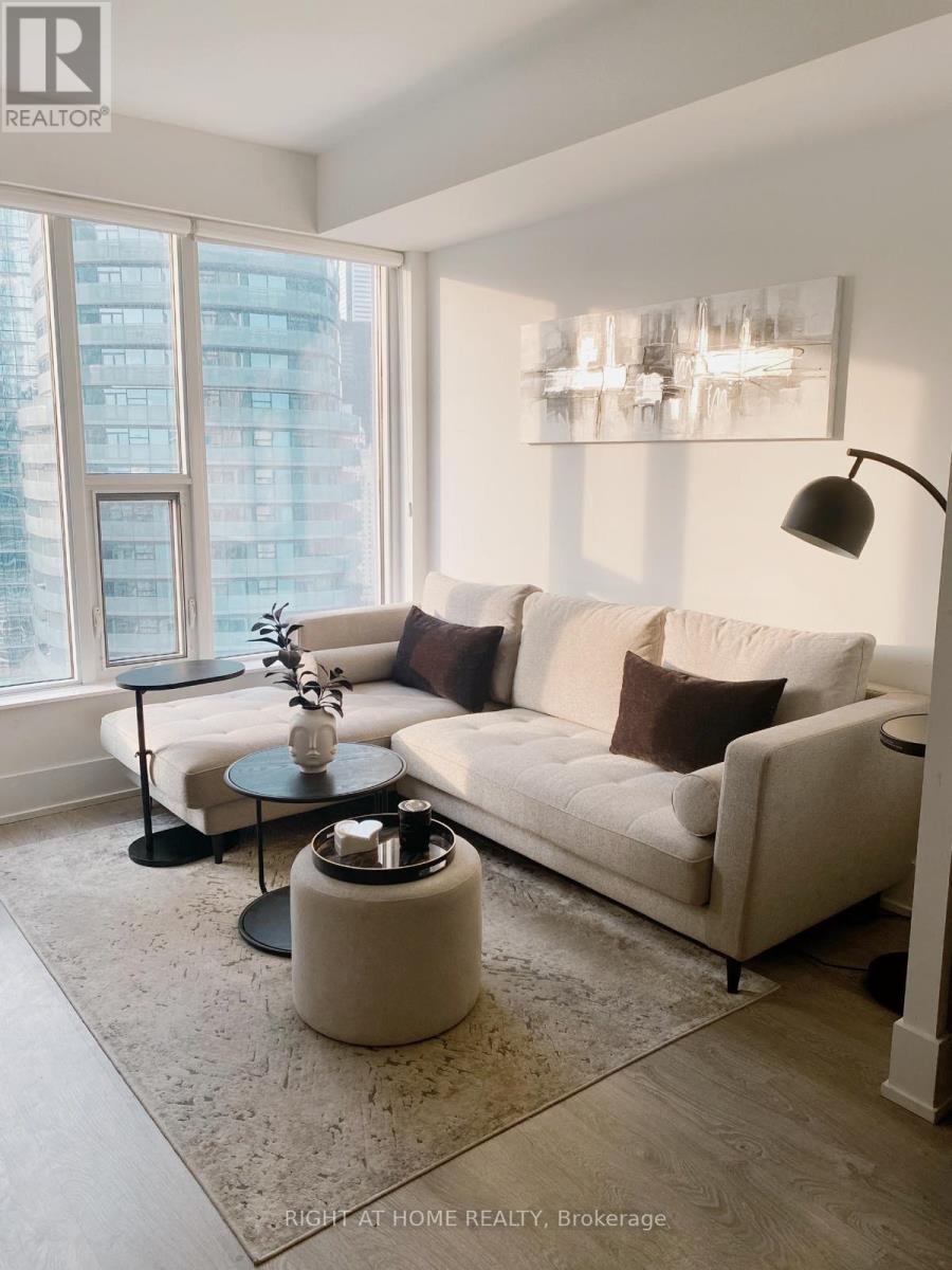 3213 - 10 York Street, Toronto, Ontario  M5J 0E1 - Photo 15 - C13670536