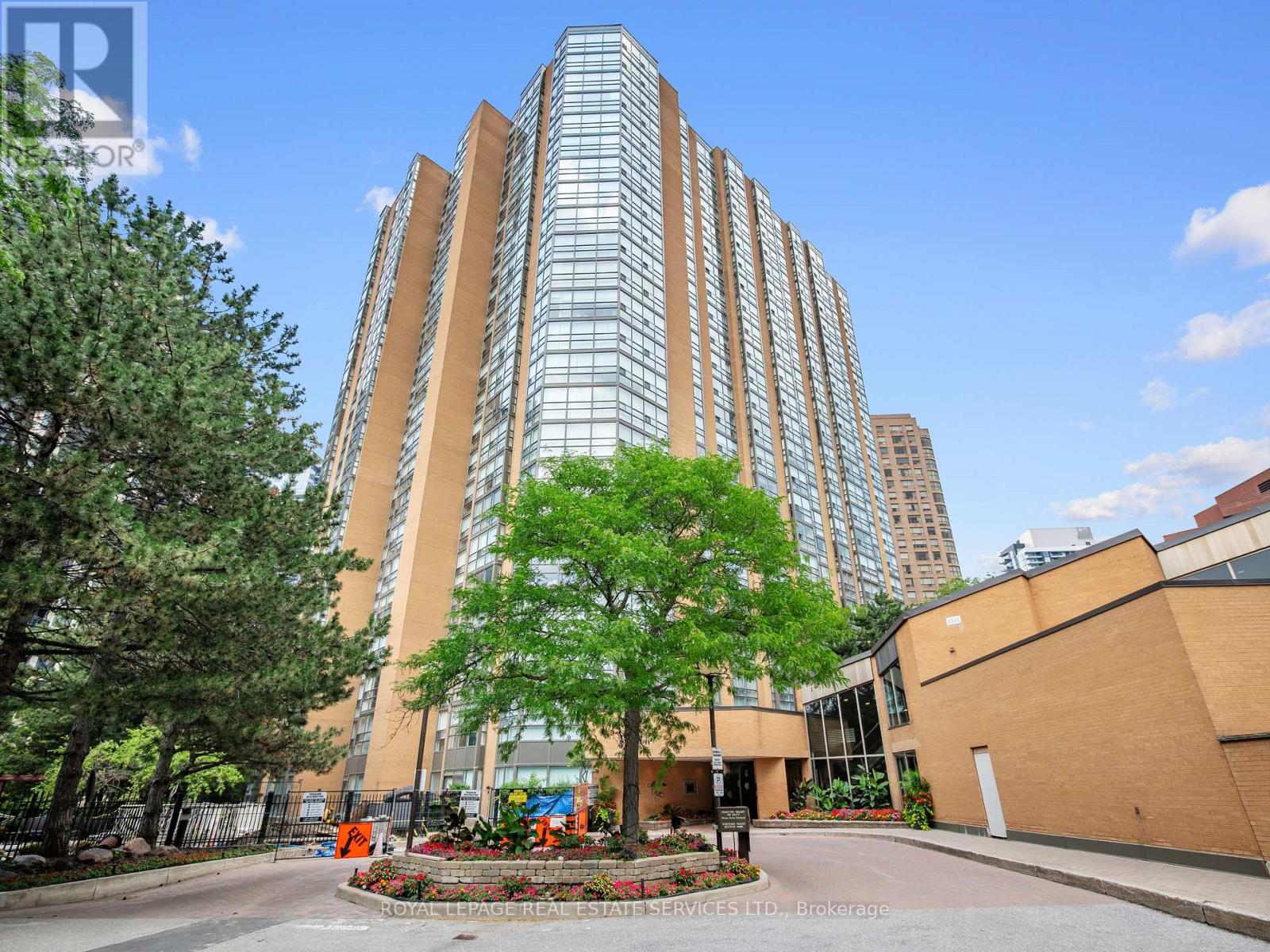 1404 - 131 BEECROFT ROAD, Toronto, Ontario
