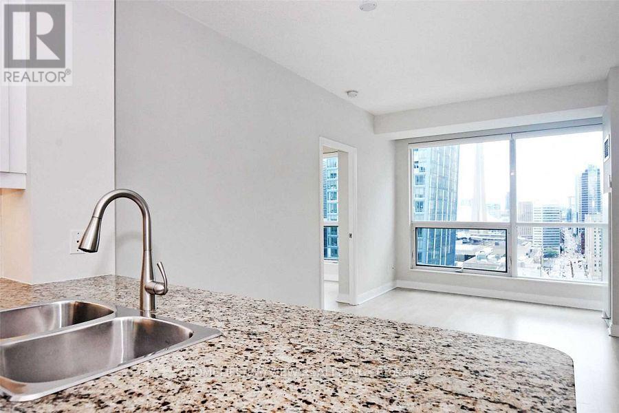 2206 - 1 Scott Street, Toronto, Ontario  M5E 1A1 - Photo 3 - C13670608
