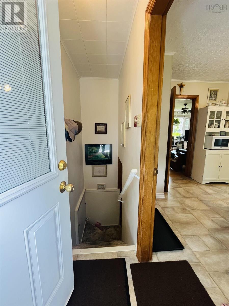 7 Franklyn Street, Amherst, Nova Scotia  B4H 3X3 - Photo 8 - 202617483