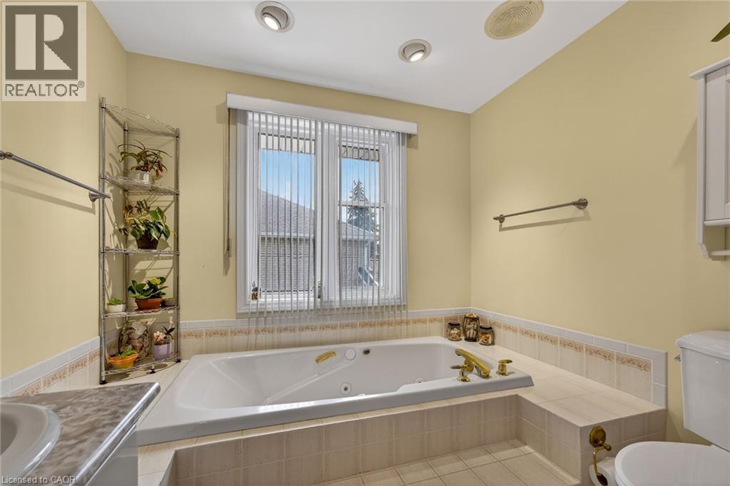 1 Captain Tenbrock Terrace, St. Catharines, Ontario  L2W 1B2 - Photo 35 - 40828140