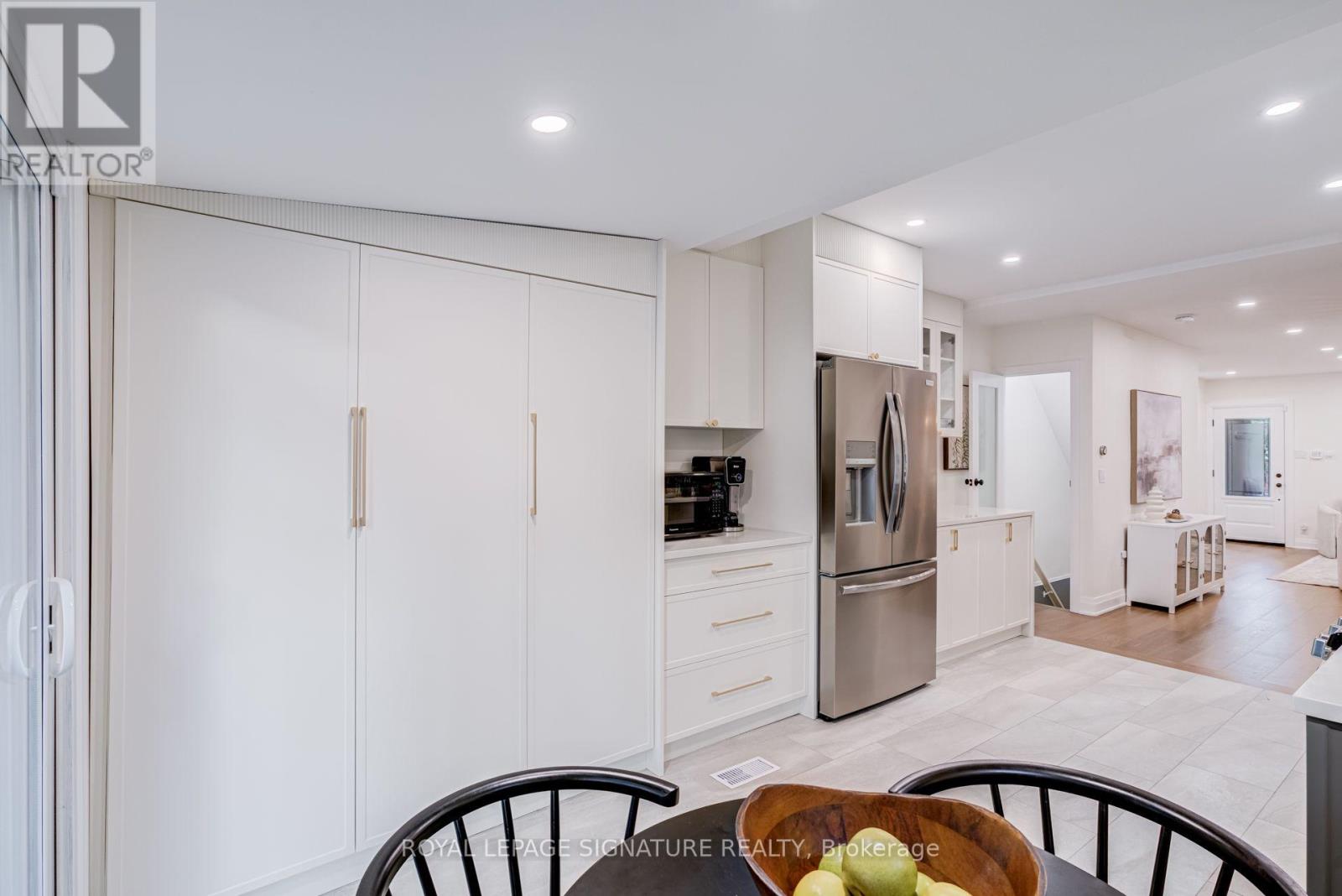 222 Queensdale Avenue, Toronto, Ontario M4C 2B2 - Photo 17 - E13670658
