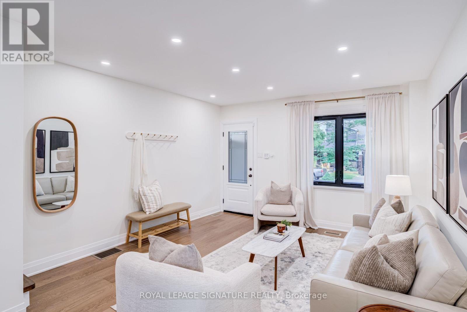 222 Queensdale Avenue, Toronto, Ontario M4C 2B2 - Photo 7 - E13670658